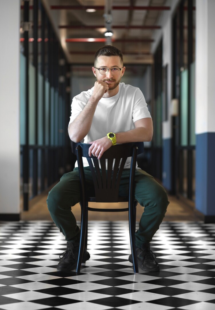 PORTFOLIO 29 Vali Tronaru - Creative Director